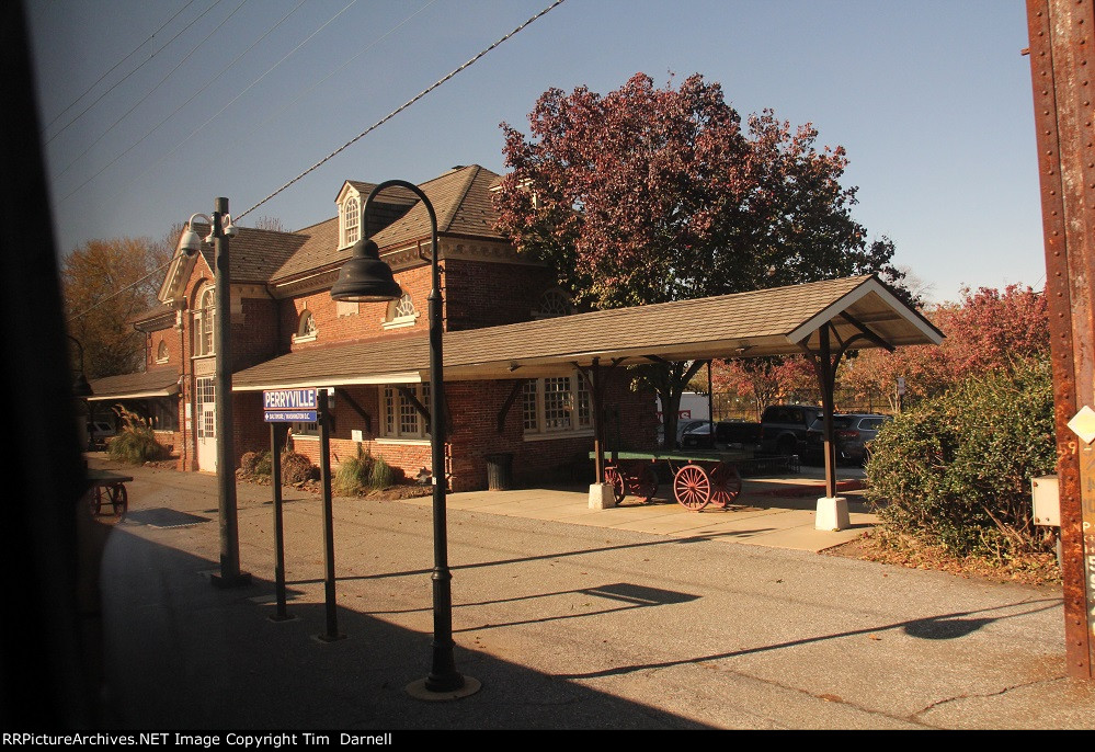 Perrvville station from the train.